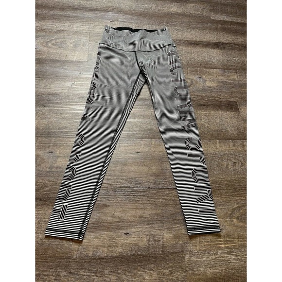 Victoria Sport Womens Leggings Striped Black and White Small J7 - Picture 1 of 5